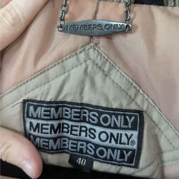 Member's Only Vintage 80s Tan Collared Full Zip Puffer Jacket Size 40 Medium - Picture 8 of 11